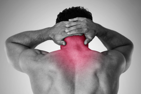 Sentir dor não é normal: ignorar sinais do corpo pode agravar problemas de saúde