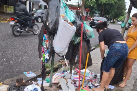 MORADORES DENUNCIAM FALTA DE COLETA DE LIXO EM ICOARACI